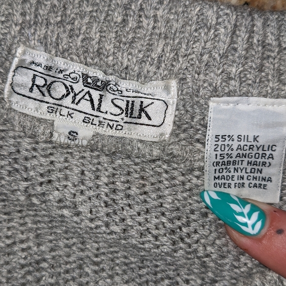 VTG Royal Silk Knit Pencil Skirt Size Small - Silk Angora Blend with Button Slit - Picture 4 of 7